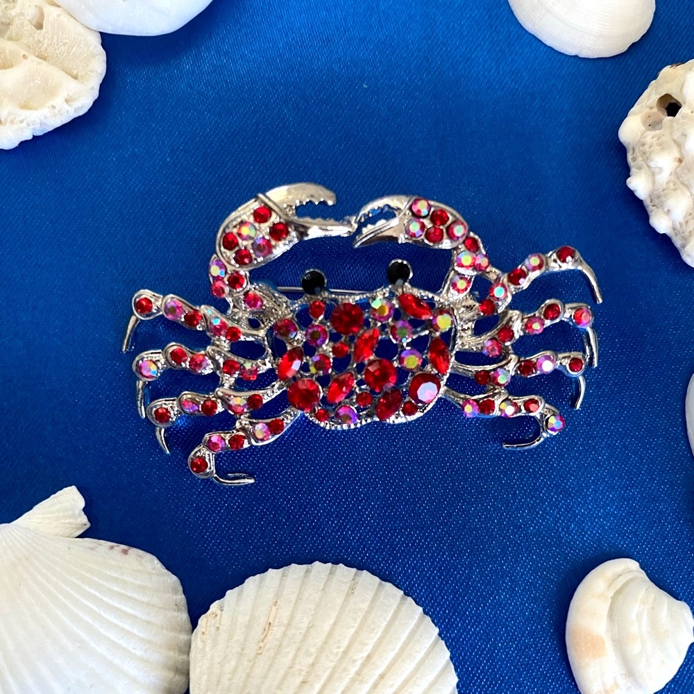 Red Crystal Crab Brooch – Bold Ocean-Inspired Pin